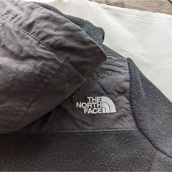 Hooded North Face fleece jacket - Picture 11 of 15